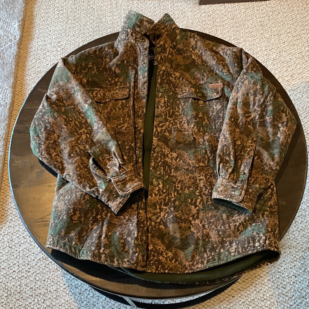 Premium Woolrich Camo Jacket Size Large